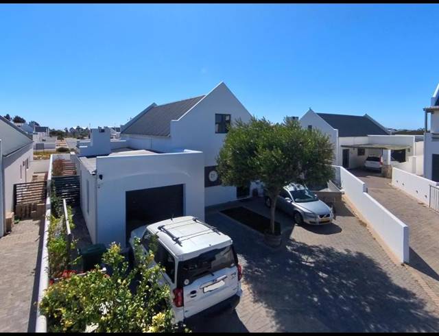 3 BEDROOM HOUSE FOR SALE IN BRITANNIA BAY
